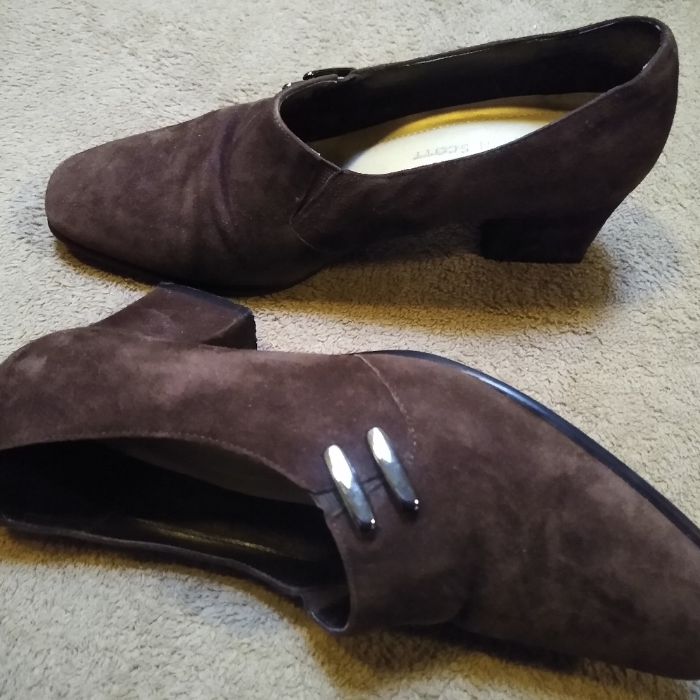 Karen Scott Suede heel loafers